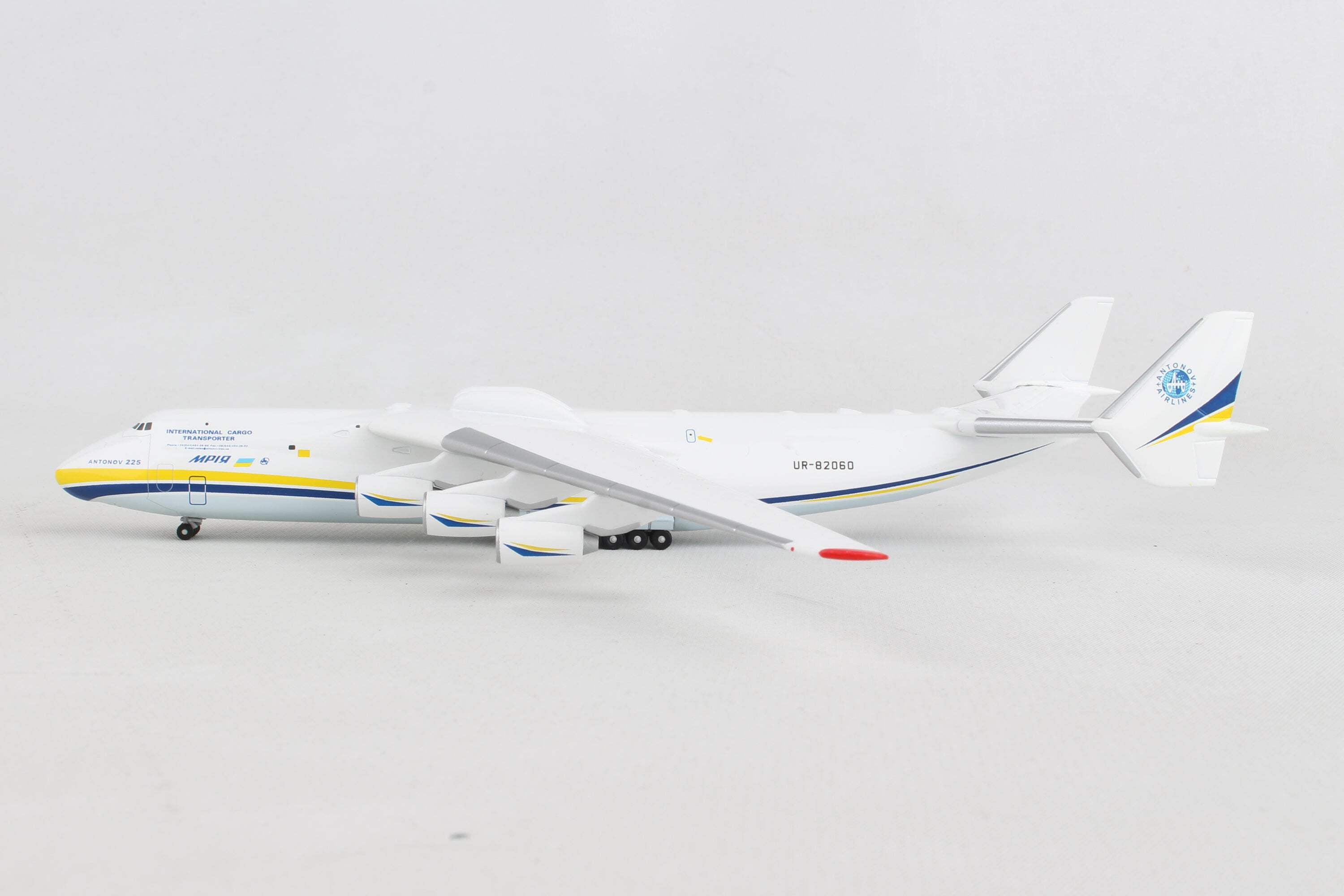 Maquette Avion Antonov An-225 échelle 1/400 - Moulée Sous Pression - Jouet Ou Collection