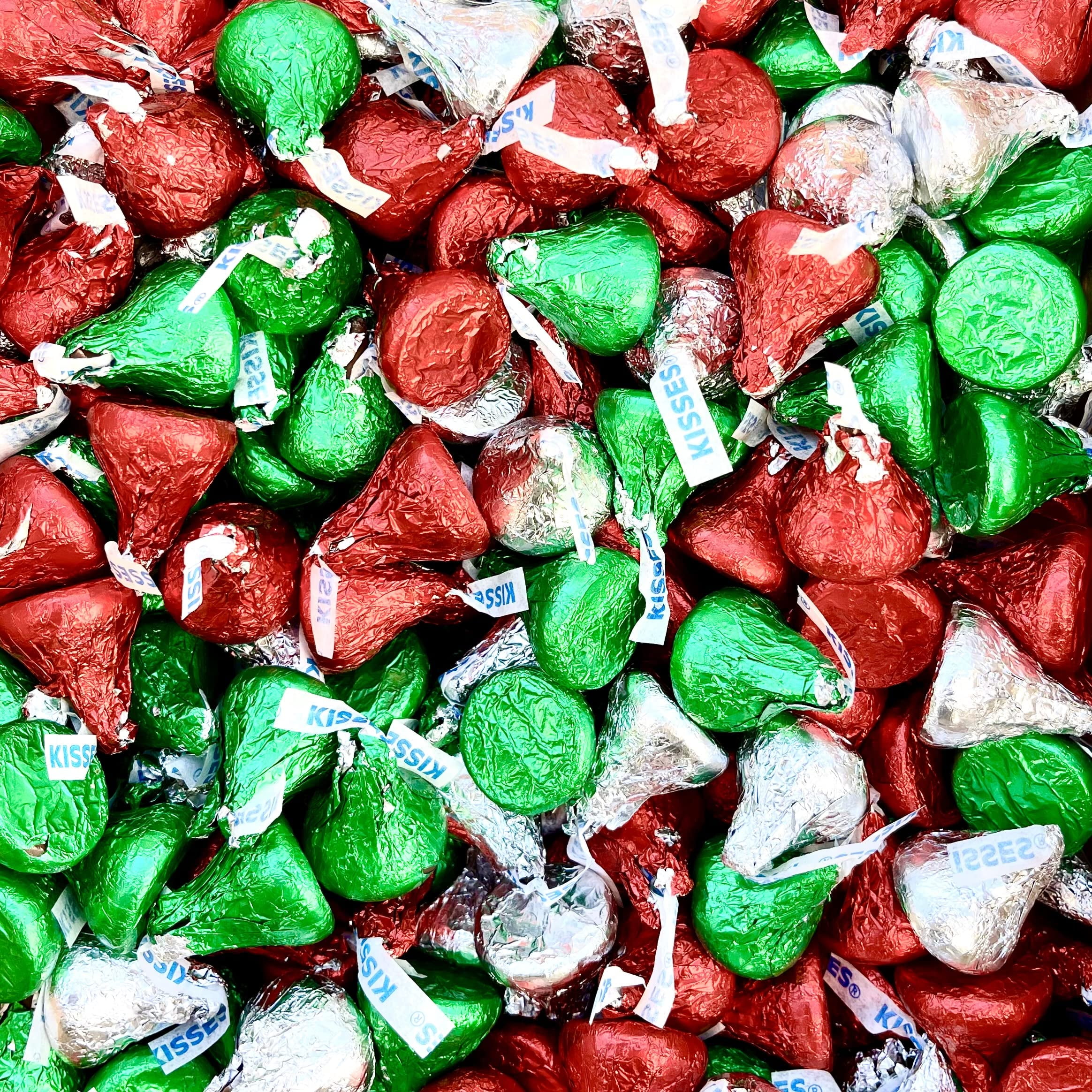 Hershey's Kisses Bulk Candy Christmas Colors, Red, Silver And Green Foil, Milk Chocolate Candy, Bulk Bag, Romantic Gift, Individually Wrapped In Red, Silver And Green Foil (Christmas Colors, 2 Pound)