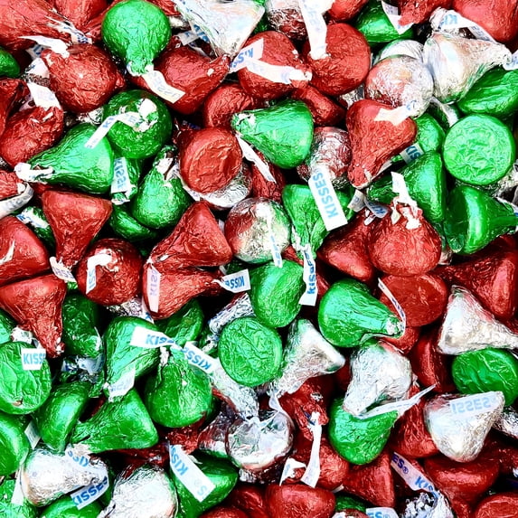 Hershey's Kisses Bulk Candy Christmas Colors, Red, Silver And Green Foil, Milk Chocolate Candy, Bulk Bag, Romantic Gift, Individually Wrapped In Red, Silver And Green Foil (Christmas Colors, 2 Pound)