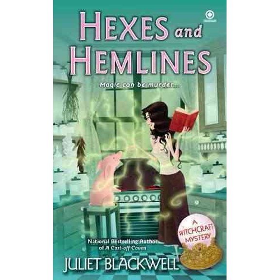 Pre-Owned Hexes and Hemlines (Mass Market Paperback) 0451233786 9780451233783