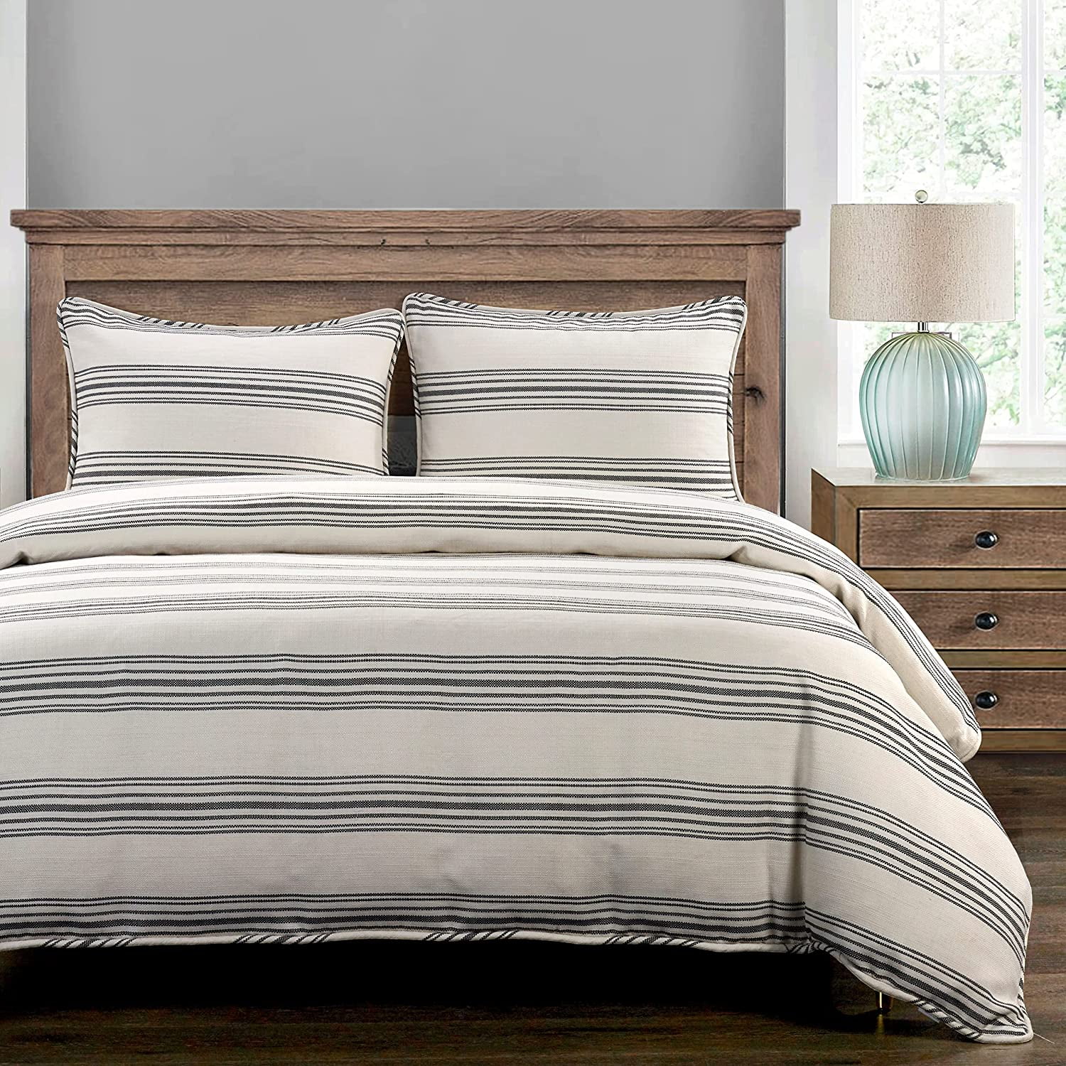 HiEnd Accents Indigo Medallion Reversible Quilt Set - Queen, 3 Piece (Quilt & 2 Shams), Navy Blue