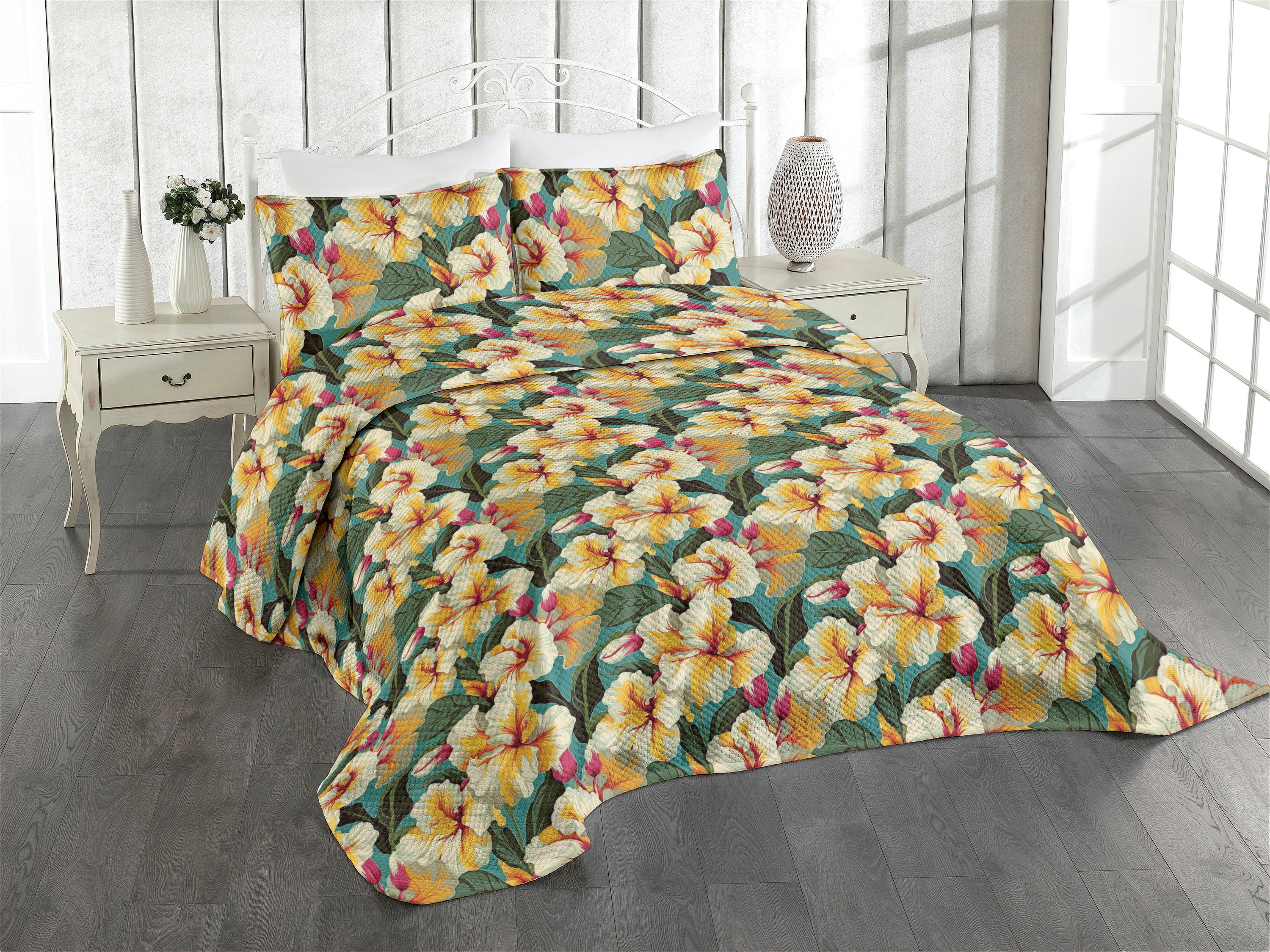 Hibiscus Bedspread, Tropical Feels Dreamy Garden Scene with Exotic