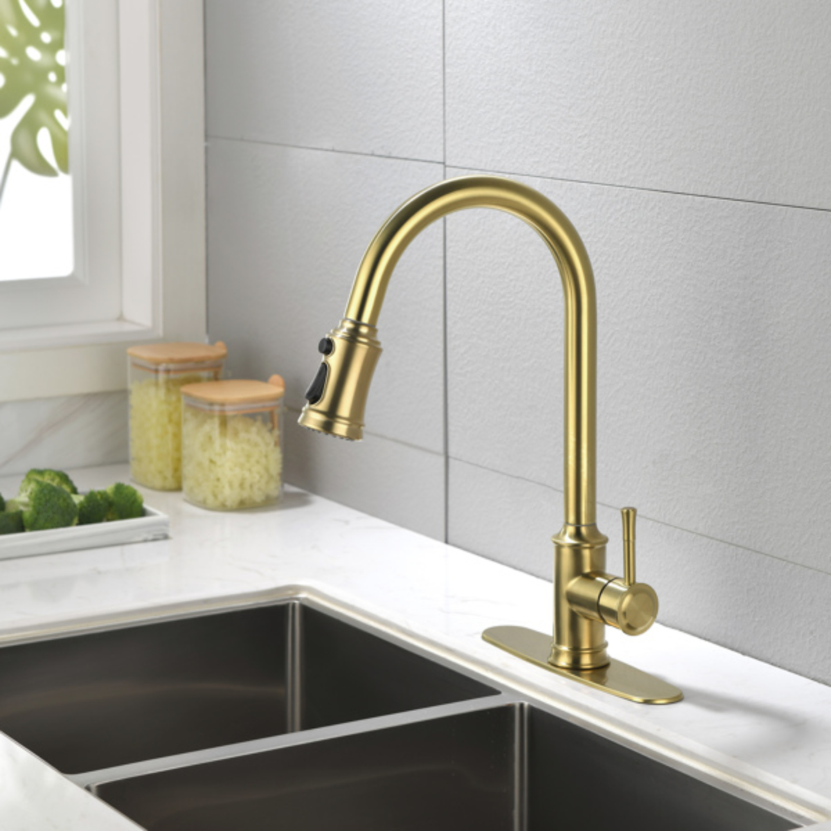 High Arc Single Handle Stainless Steel Kitchen Sink Faucet with Pull