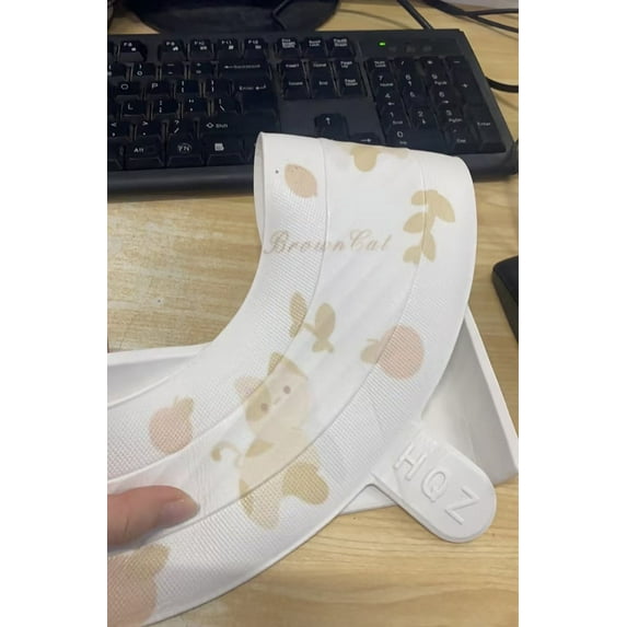 High Foam EVA Toilet Seat Cushion, Household Reusable Cover for All Seasons, Washable and Wipeable, Anti-Slip Design with Suction Details