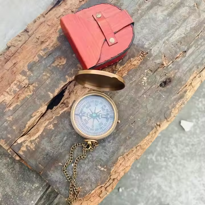 High Quality Vintage Antique Brass Mini Pocket Compass Leather Case Unique Outdoor Gift Camping Hiking Sports Aluminum Pointer