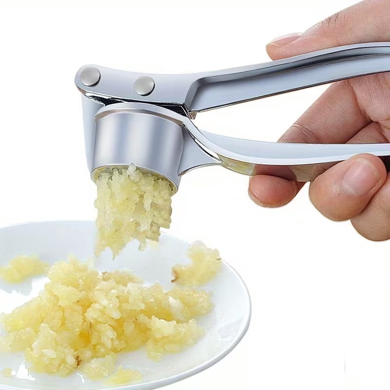 High-quality aluminum alloy garlic mince, convenient garlic and ginger chopper, with cleaning rod, a must-have kitchen tool