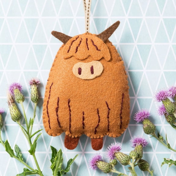 Wizardi Beginner Felt Craft Mini Kit for Adults - Highland Cow. Animal Felting Kit 7x9cm. Felting Tools. Wool Felting Supplies. Wool Felt. MKCOW1F Corinne Lapierre