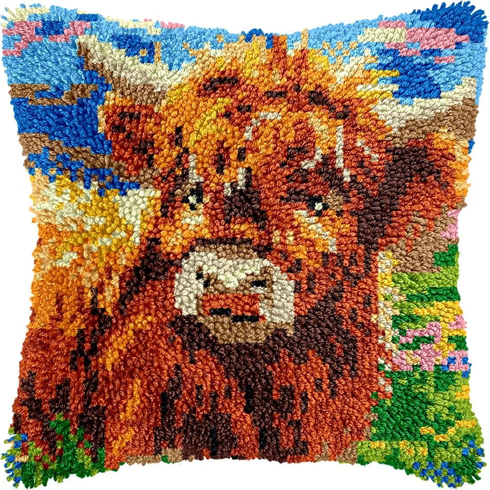 Highland Cow Latch Hook Kits Pillow DIY Pillowcase Crochet Hook Cushion Making Kits with Preprinted Pattern Canvas Instruction Yarns Pillow Cover Easy Starter DIY Crochet Kits 43x43cm（L80)