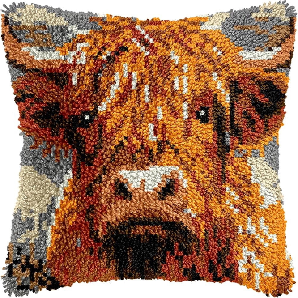 Highland Cow Latch Hook Pillow Kits for DIY Throw Pillow Cushion Embroidery Latch Hooking Pillowcase Kits with Preprinted Canvas Crochet Yarn Kits for Home Decor 17''X 17''(d107)