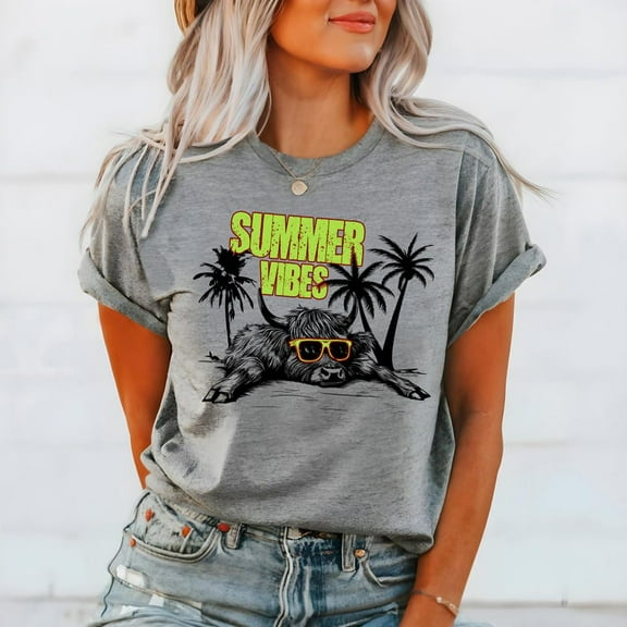 Highland Cow Summer Vibes Shirt, Funny Western Cow Print Tee, Retro Sunset Beach T-Shirt, Colorful Vacation Graphic Shirt for Women
