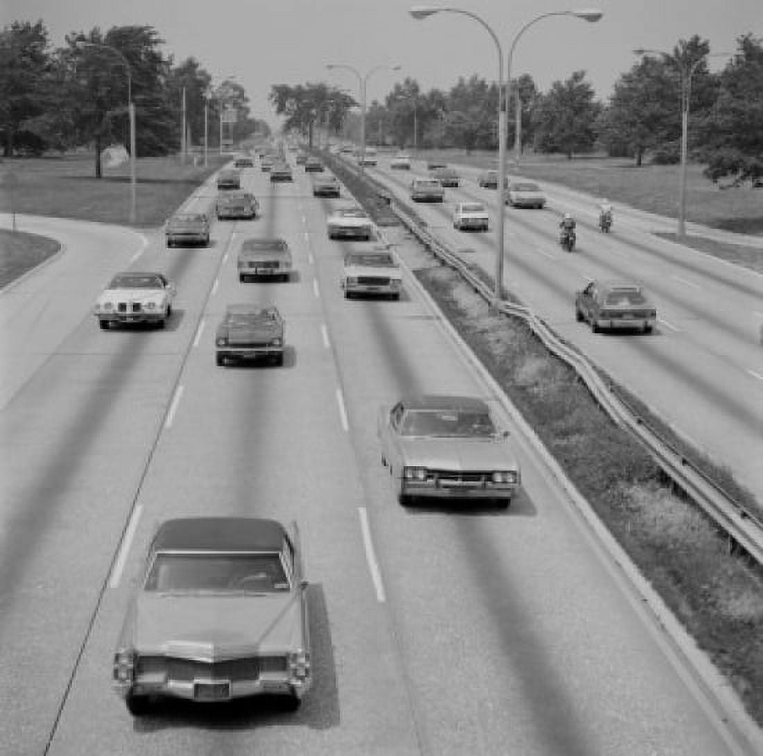 Highway traffic Canvas Art - (24 x 36)