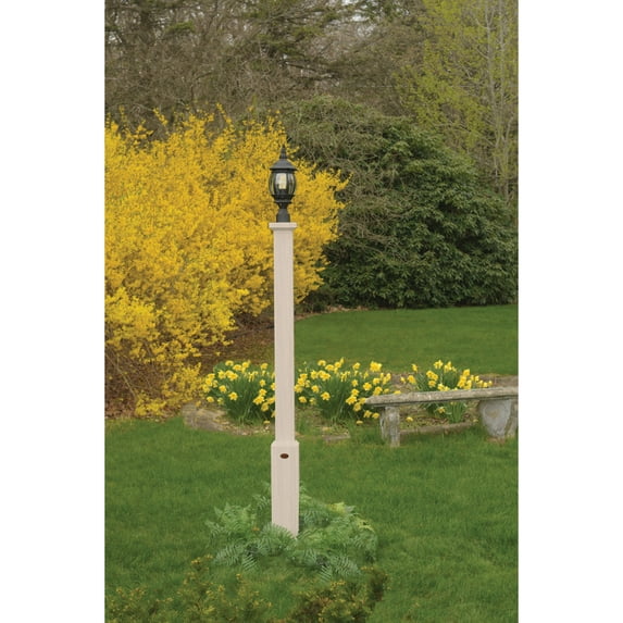 Highwood Eco-Friendly Brockton Lamppost