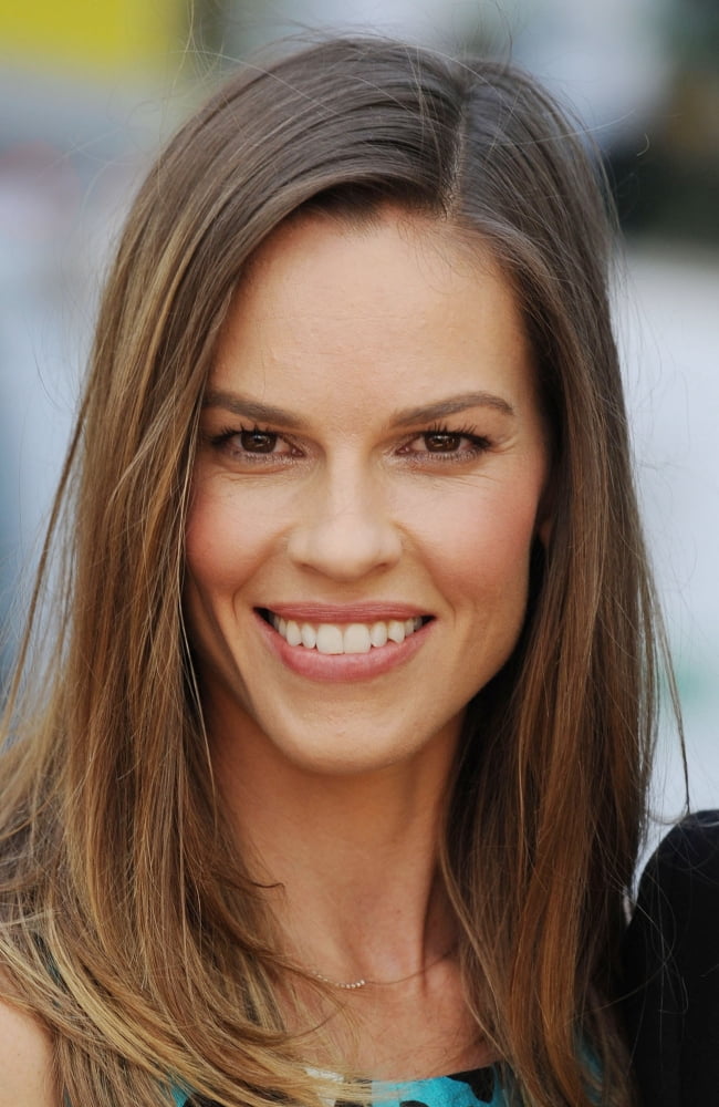 Hilary Swank At Arrivals For The Couture Council Of The Museum At Fit Annual Benefit Luncheon And Fashion Visionary Award Canvas Art - (16 x 20)