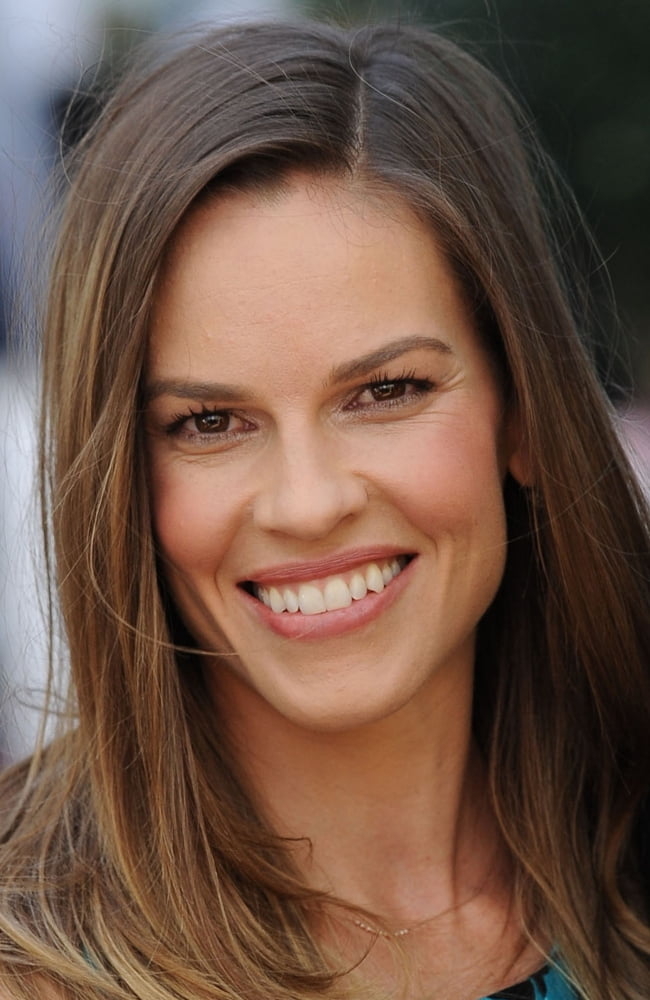 Hilary Swank At Arrivals For The Couture Council Of The Museum At Fit Annual Benefit Luncheon And Fashion Visionary Award Canvas Art - (16 x 20)