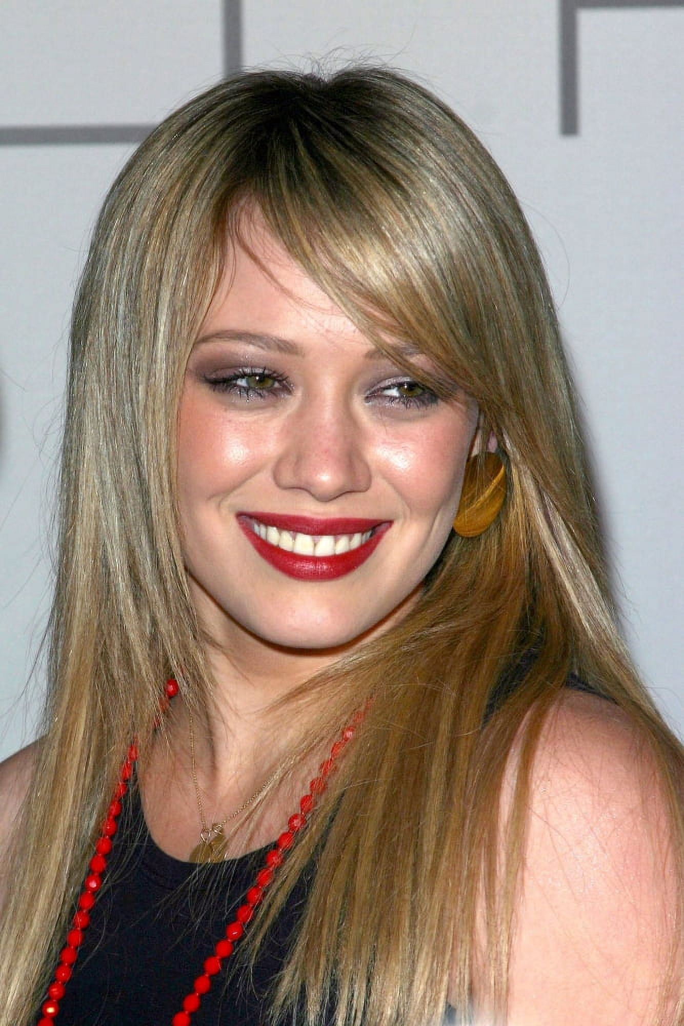 Hillary Duff At Arrivals For Sony Pret A Psp Playstation Portable Launch Party Canvas Art - (16 x 20)