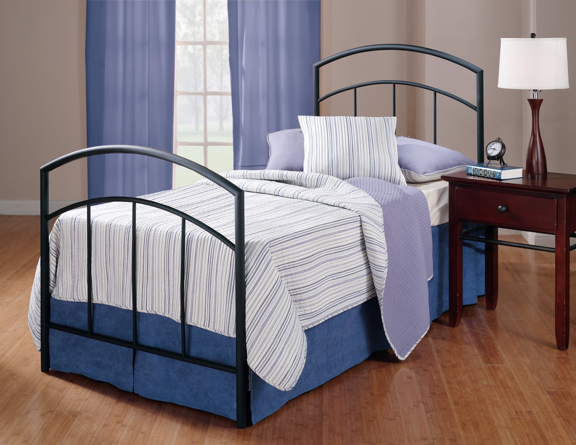 Hillsdale parkwood metal poster bed discount