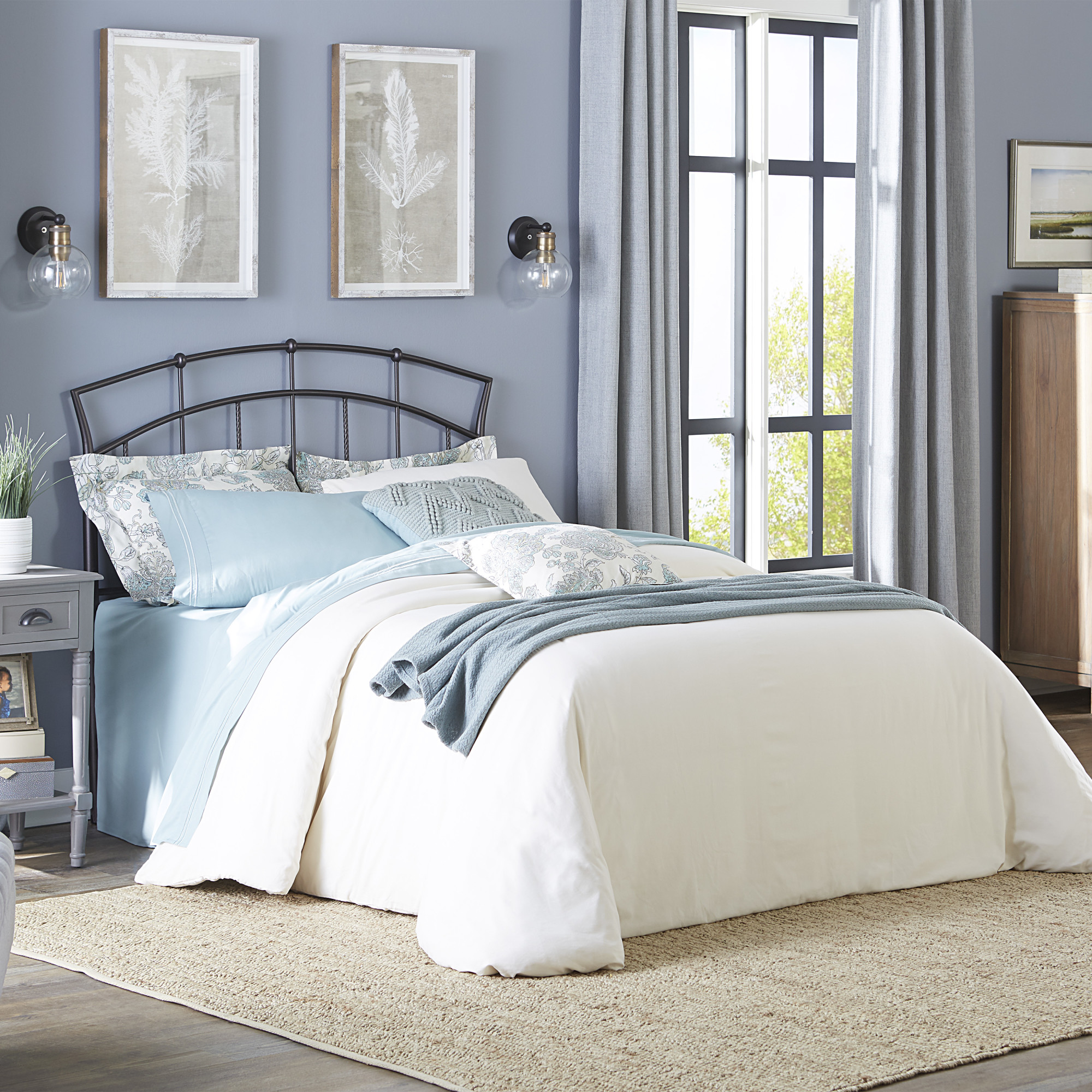 Hillsdale Furniture Vancouver Antique Brown Metal Full/Queen Headboard with Bed Frame