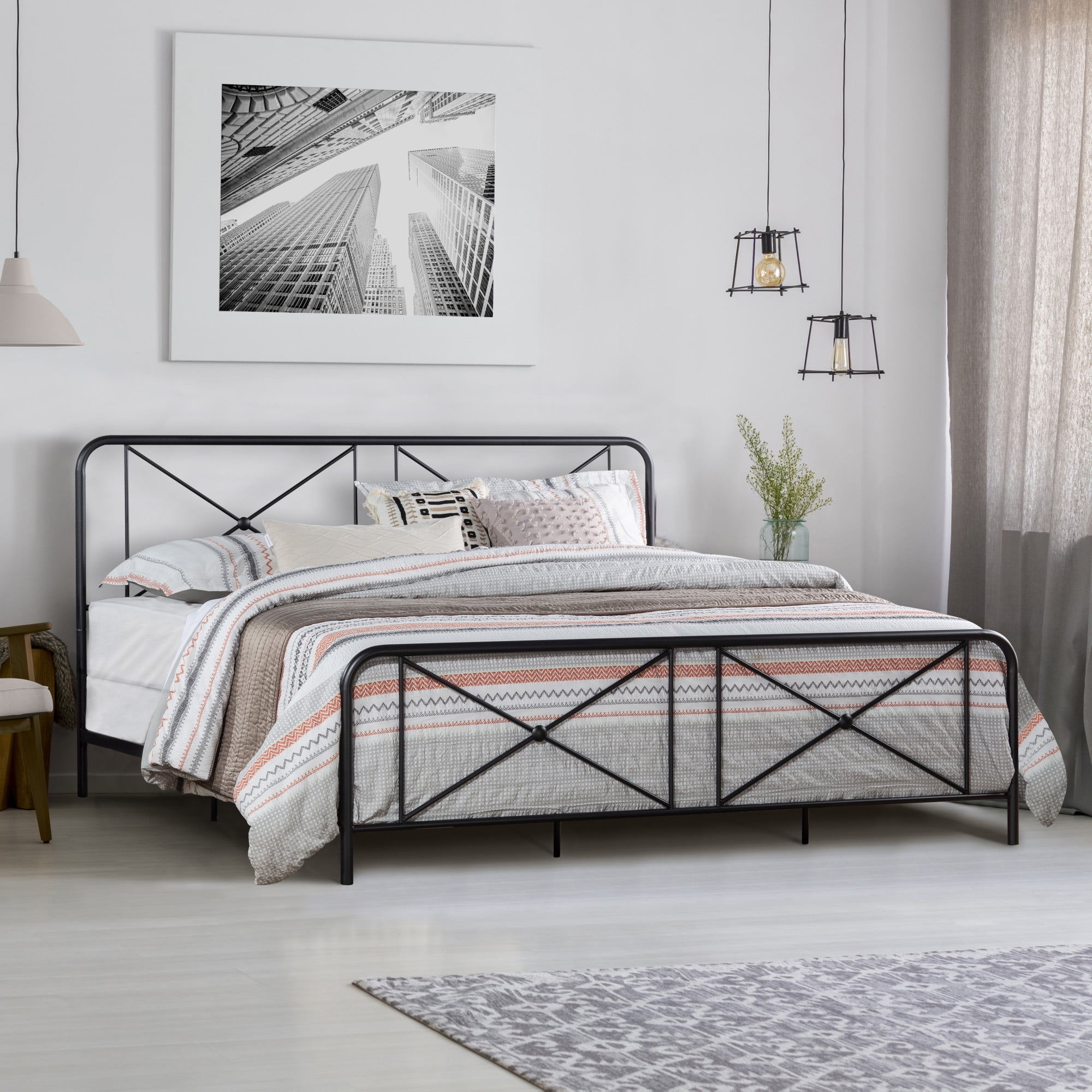 King Black Metal Frame Bed with Double X Design