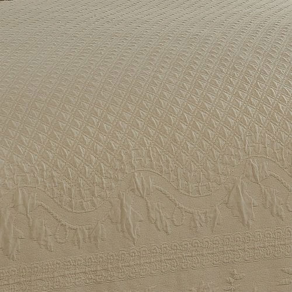 Elegant White Cotton King Bedspread Set with Classic Matelasse Design