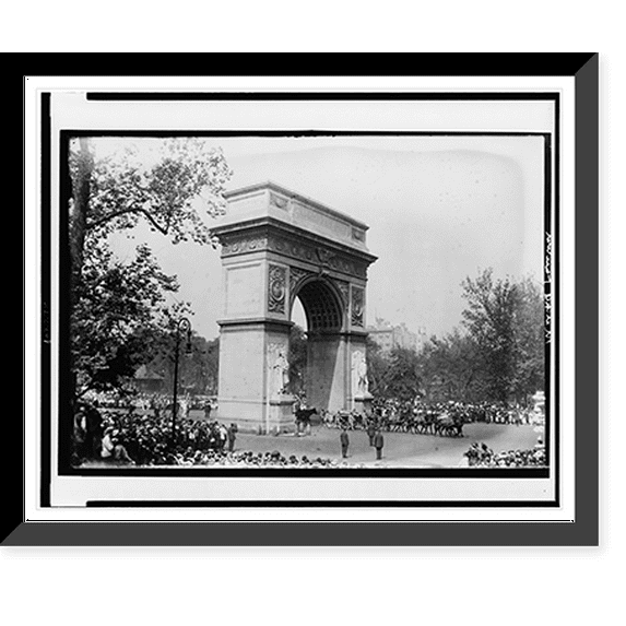 Historic Framed Print, [Casket of former mayor of New York City John Purroy Mitchel on wagon at Washington Memorial Arch, Washington Square, New York City], 17-7/8" x 21-7/8"