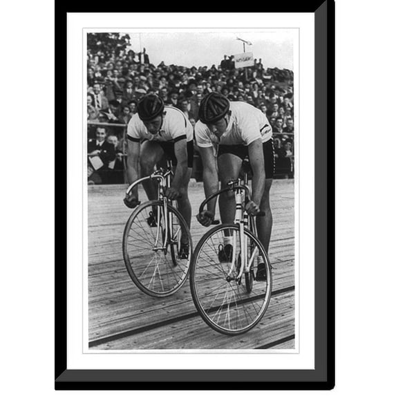 Historic Framed Print, Olympiasieger Toni Merkens und der Amerikaner Sellinger beim Start zum Ausscheidungslauf des 1000-Meter-Malfahrens, 17-7/8" x 21-7/8"