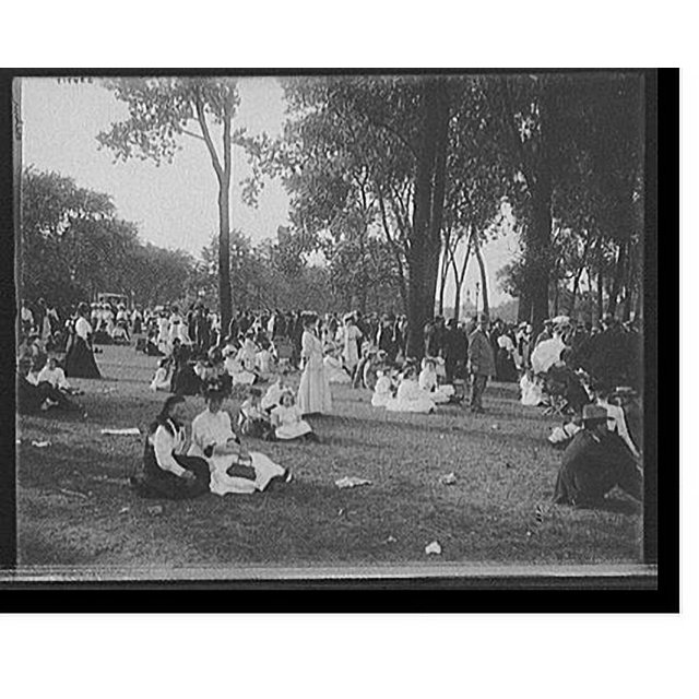 Historic Print, [Band concert, Lincoln Park, Chicago, Ill.], 16" x 20