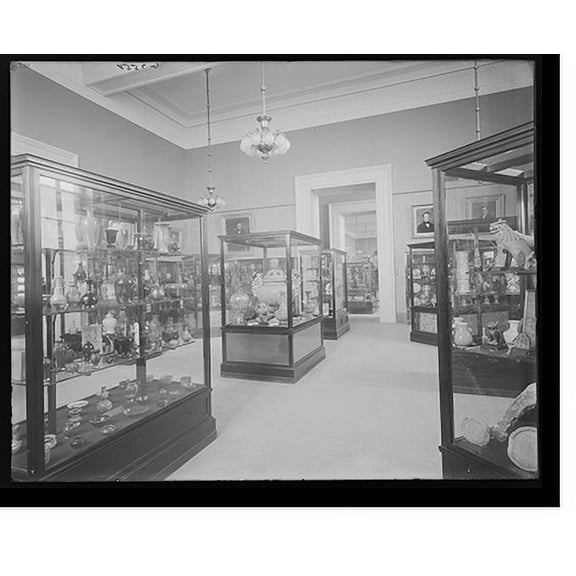 Historic Print, [Brooklyn Institute of Arts and Sciences (Brooklyn Museum), gallery of ceramics, Brooklyn, N.Y.], 18" x 24"