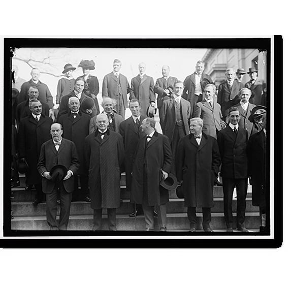 Historic Print, CALIFORNIANS AT WHITE HOUSE: FRONT ROW: SEC. HOUSTON, LEFT IN 4908 ONLY; SEN. PERKINS; SEN. WORK; SEC. DANIELS; SEC. WILSON; SEC. McADOO; SEC. BRYAN. 2ND ROW: REPS. BAKE…16" x 20"
