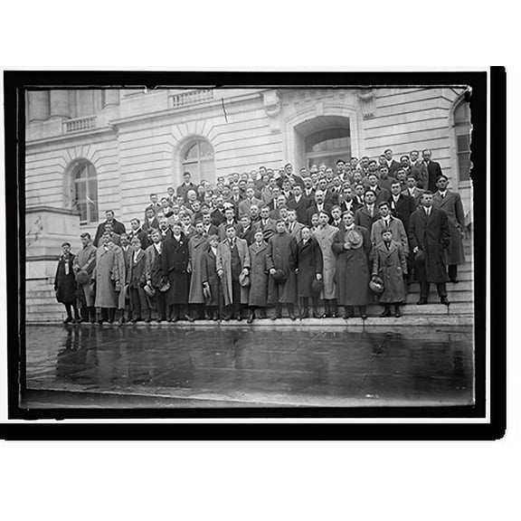 Historic Print, CORN GROWERS ON STEPS OF HOUSE OFFICE BUILDING; STAFFORD OF WISCONSIN, 5TH FROMLEFT, FRONT; RAMSEYER OF OHIO, 2ND FROM LEFT, 2ND ROW, 16" x 20"