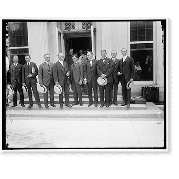 Historic Print, Chicago businessmen left to right: A.W. Shaw, pub. System Mag; Cornelius Lynde, lawyer; J.T. Pieri e, Thomas Creigh Cudahy Packing Co.; W.I. Clow, hardware merchant; Ezr…16" x 20"