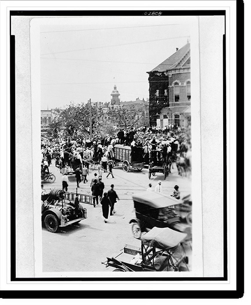 Historic Print, [Crowd gathering in street to watch the lynching of