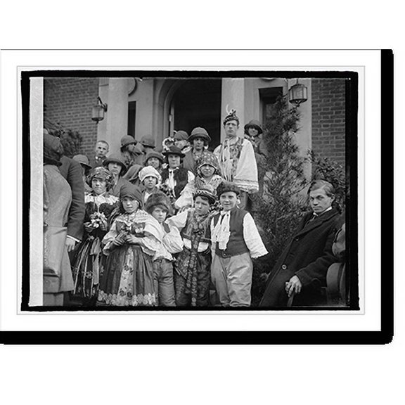 Historic Print, Czechoslovak children at Wilson house, 4/17/23 - 2, 16" x 20"