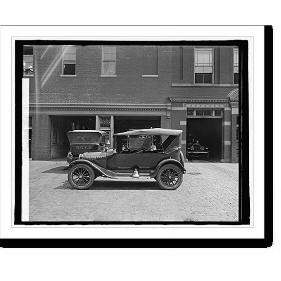 Historic Print, D.C. Fire Dept. car for Semmes Motor Co., 16" x 20"