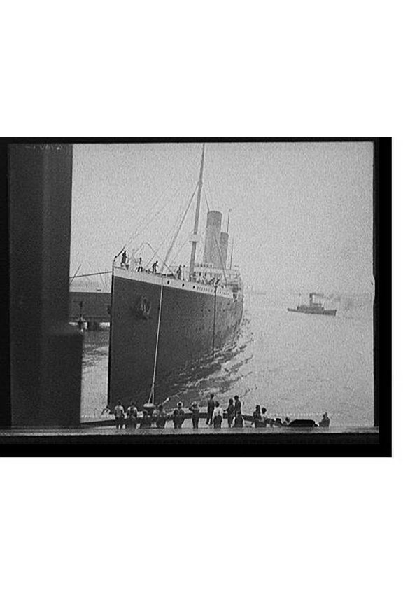 Historic Print, Docking a big liner, S.S. Oceanic - 2, 18" x 24"