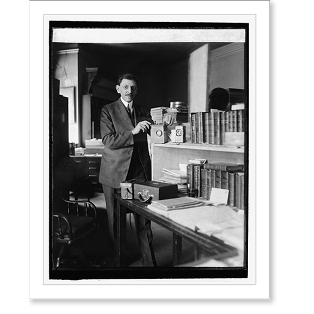 Historic Print, Dr. Paul Bartsch with undersea camera, [2/13/26], 16" x