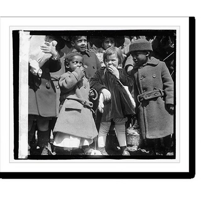 Historic Print, Easter egg rolling, 4/2/[23], 16" x 20"