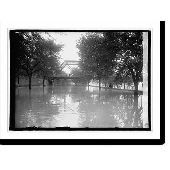 Historic Print, [Flood, Potomac River near bridge], 18" x 24"