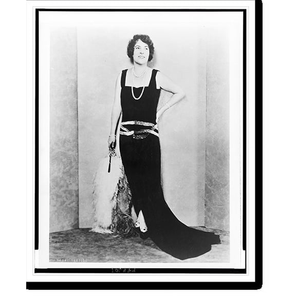 Historic Print, [Frances Alda, soprano, full-length portrait, facing front], 18" x 24"