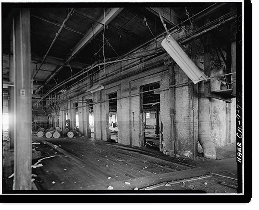 Historic Print, Globe Mill, Twelfth & Thirteenth Streets, 2 & 3 levels