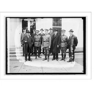 Historic Print, Hospt. Supts. group at White House, 10/8/21, 16" x 20"