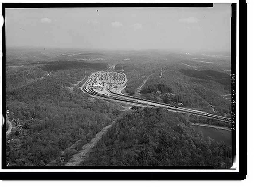 Historic Print, Louisville & Nashville Railway, Boyles Roundhouse, To west of Pinson Valley