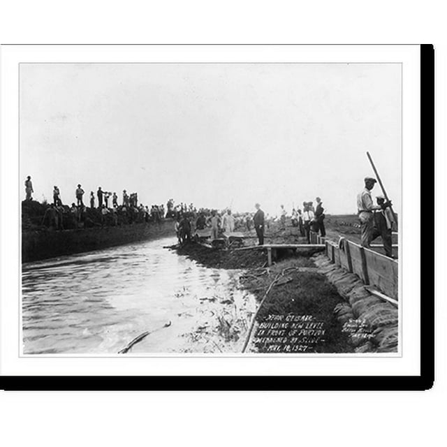 Historic Print, Near Geismar building new levee in front of portion