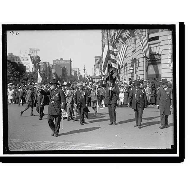 Historic Print, PARADE ON PENNSYLVANIA AVE. MINNESOTA UNIT, 16" x 20"