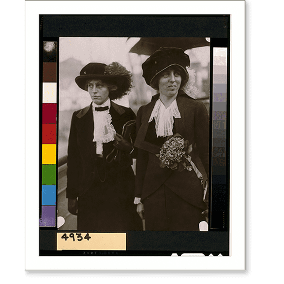 Historic Print, [President-elect Woodrow Wilson's daughters, Jessie and Eleanor, half-length portrait], 18" x 24"