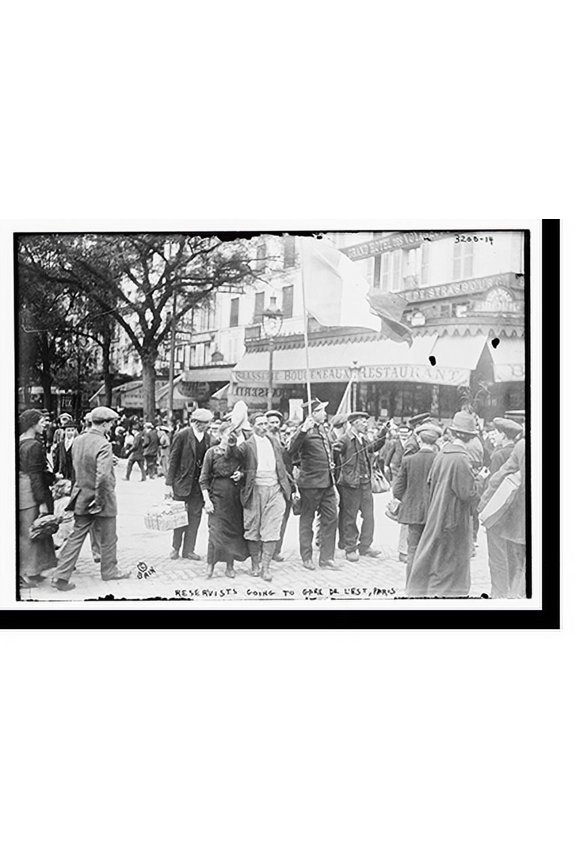 Historic Print, Reservists going to Gare de L'est, Paris, 16" x 20"