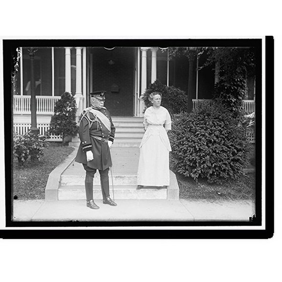 Historic Print, SCOTT, MRS. HUGH L., AT RESIDENCE, WITH GENERAL SCOTT, 16" x 20"