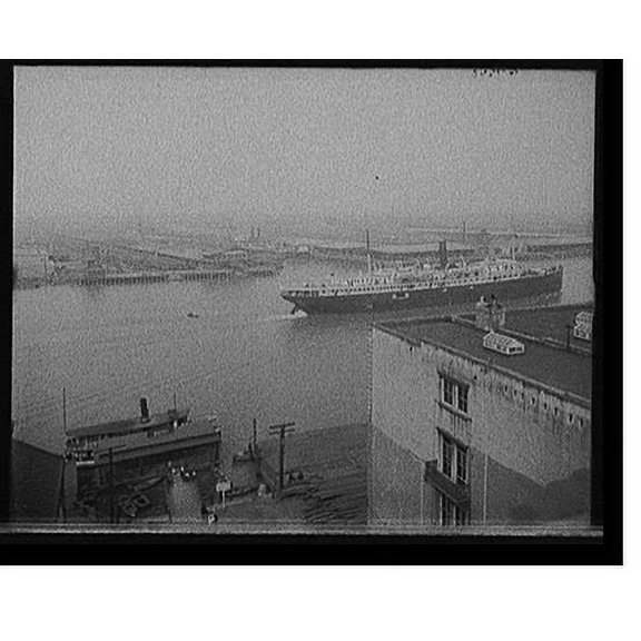 Historic Print, [Seaboard Air Line docks, Savannah, Ga.], 18" x 24"