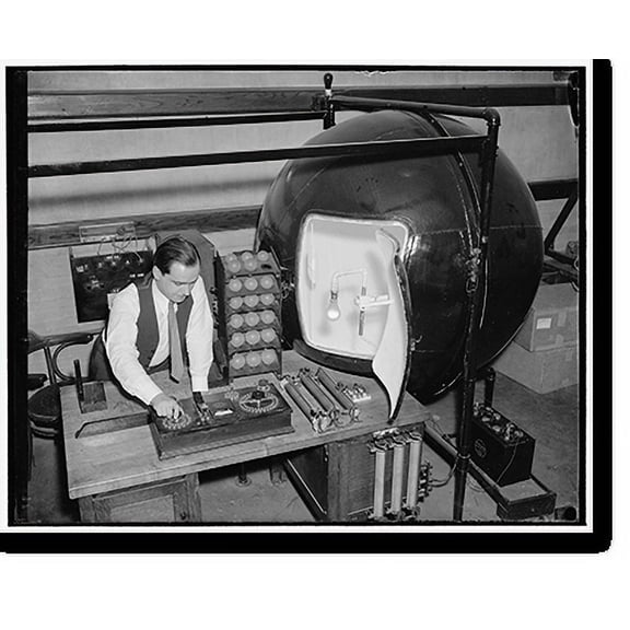 Historic Print, Test electric light bulbs for Uncle Sam. Washington, D.C., March 21. Purchasing on an average of 4,000,000 electric light bulbs annually, Uncle Sam is probably one of th…16" x 20"