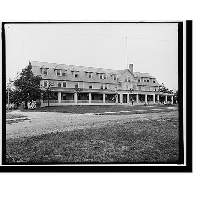 Historic Print, [The Club, nearer, Pointe aux Barques], 16" x 20