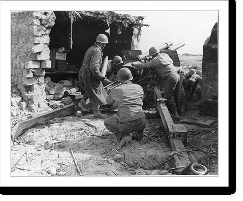 Historic Print, The crew of 105 mm Howitzer, Battery B., 33rd Field